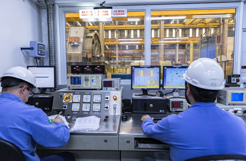 Learn the key differences between AC and DC electric motors and discover how VJ Pamensky helps industries match motors to boost efficiency and reliability.
